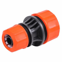 Муфта 1/2х3/4 соединительная Жук